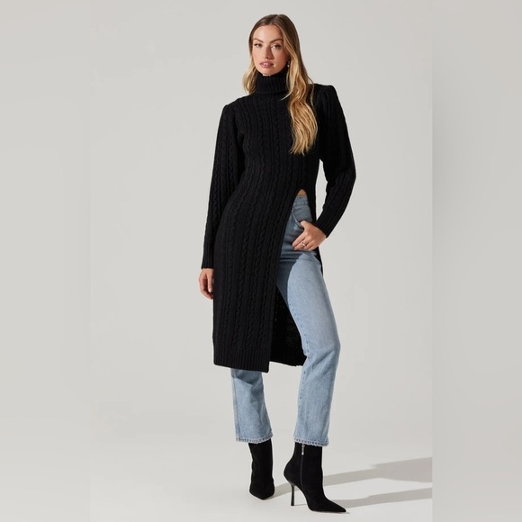 ASTR the Label High Slit Csnle Knit Sweater - Picture 3 of 7